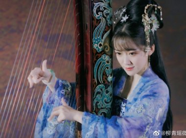 柳轻摇将古典琵琶与流行音乐结合 演绎了新时代的古风音乐