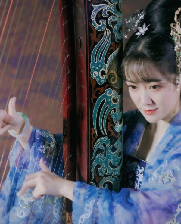 柳轻摇将古典琵琶与流行音乐结合 演绎了新时代的古风音乐