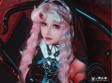 鹿八岁baby混血感与COS界的双重魅力 完美演绎猎魔人剧情版