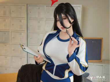 麻花麻花酱w软萌与丰盈的完美融合,Coser界的甜美巨香警告喵!