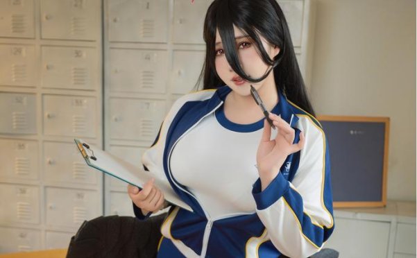 麻花麻花酱w软萌与丰盈的完美融合，Coser界的甜美巨香警告喵！